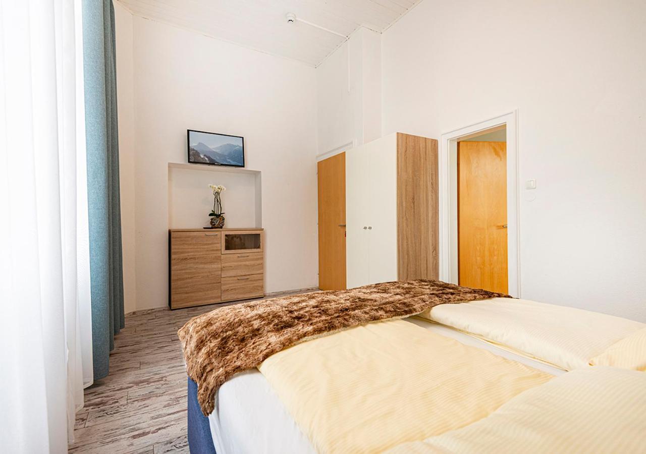 Großes Doppelzimmer
